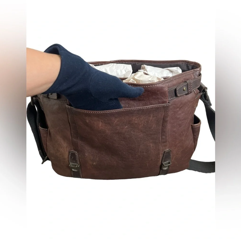 Fossil Men’s Leather Estate Messenger East West Brown Messenger Bag - Picture 6 of 16
